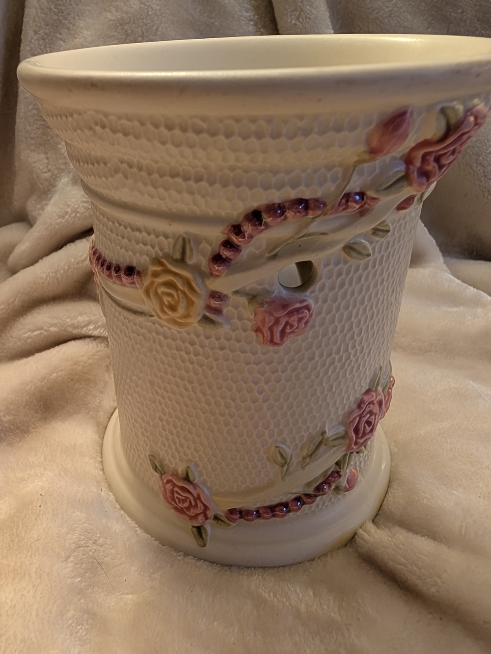 Yankee Candle Ceramic Floral Wax Warmer in Cream with Pink and Yellow Roses
